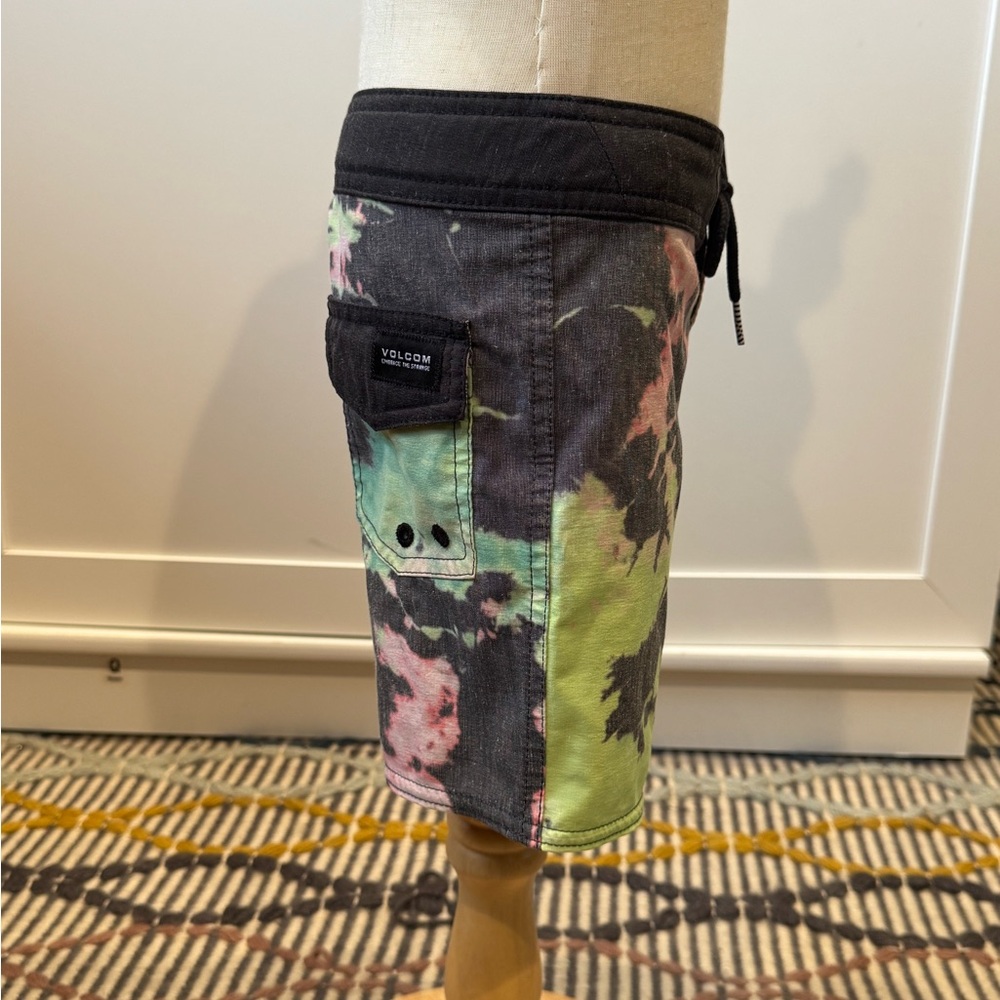 Volcom black, pink and green tie-dyed board shorts size 4T - Picture 4 of 5